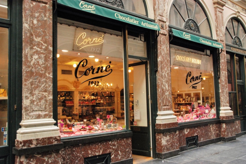 vente-REVEST LES ROCHES-min_chocolate_chocolaterie_shop_luxury_chic_gallery_brussels_belgium-558146